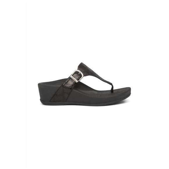 AETREX Shoes - NEW AETREX women's kate sandal in black